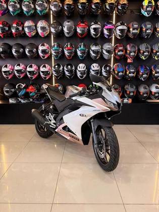 YAMAHA YZF R15 